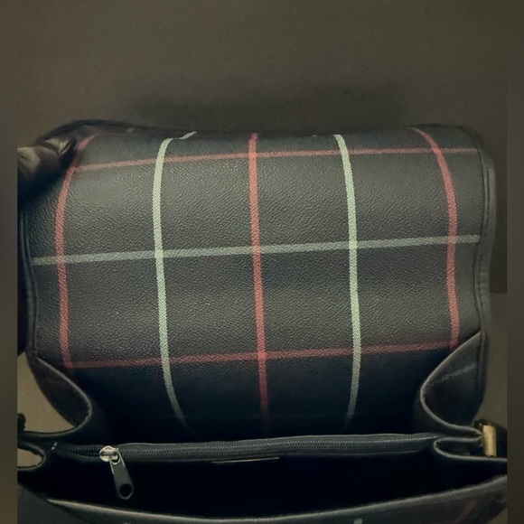 EUC BURBERRYS LONDON CROSSBODY - Picture 10 of 10